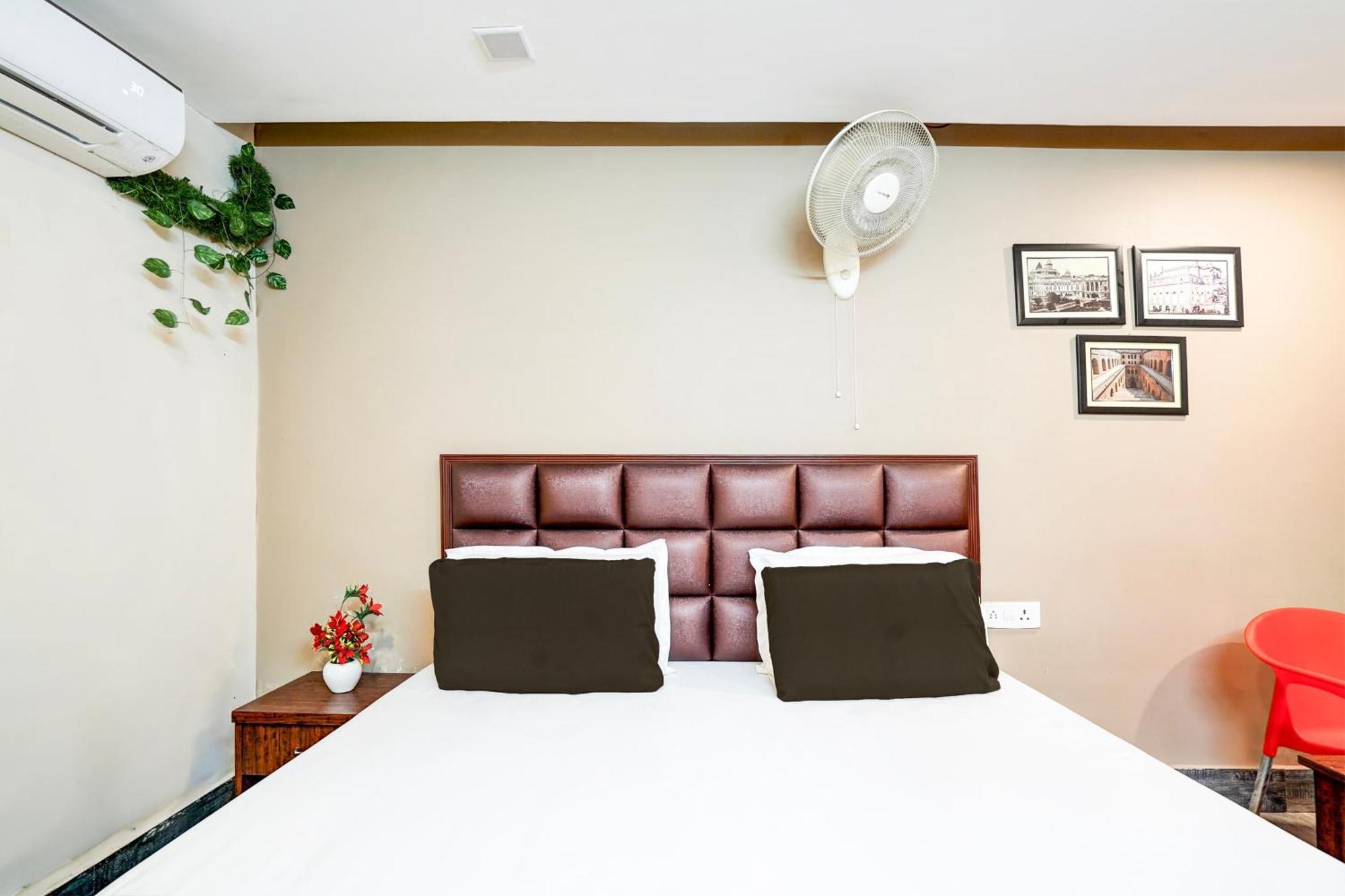 O Awadh Court Hotel